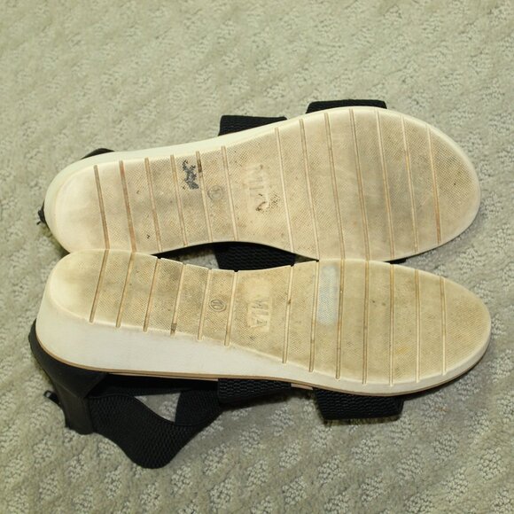 Mia Chelsia Women's 10 Black Elastic Criss Cross Straps Zips Up 2" Wedge Heel - Picture 6 of 6